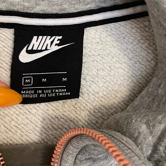 Nike 1/2-Zip Sweatshirt - Picture 2 of 3